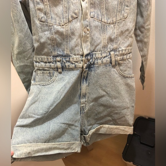❗️ CLOSING SALE ❗️Jluxlabel jean romper with distressed tint - Never Worn - - Picture 3 of 7